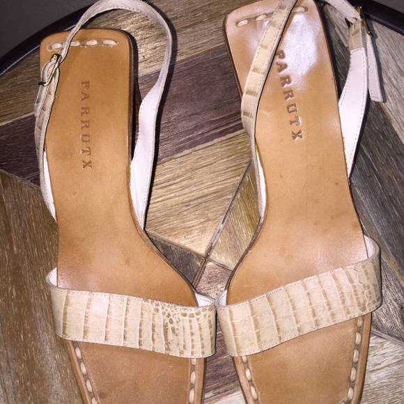 Farrtux  Women’s Ankle Sandals Sz. 7 - Picture 2 of 8